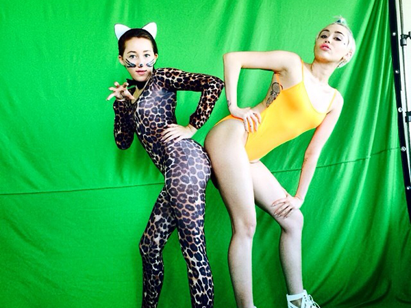 Miley Cyrus Ajak Adiknya Jadi Model Video Musik Terbarunya?